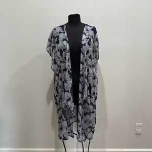 Blue and white floral kimono